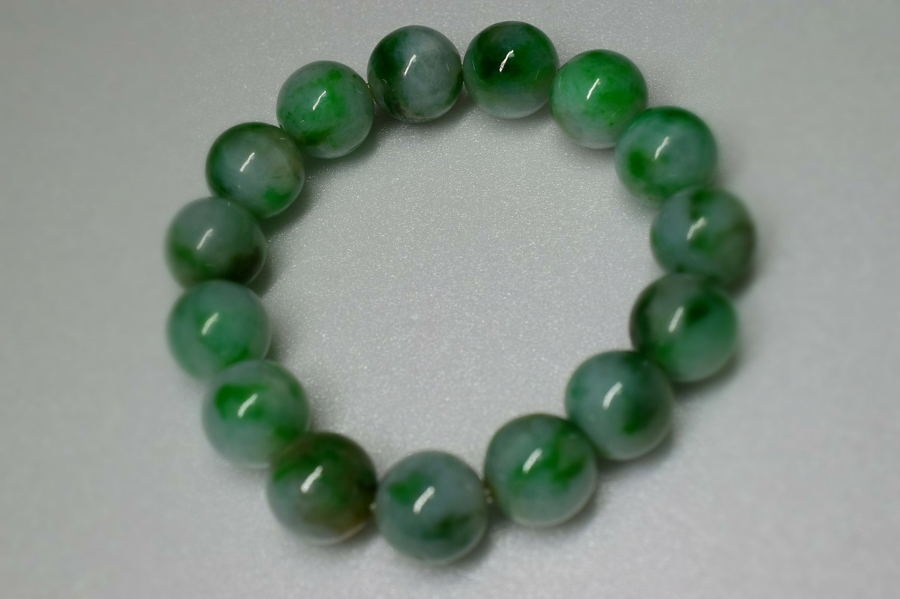 中国翡翠 チャイナジェード 災害から持ち主を守る、人生の成功と繁栄を