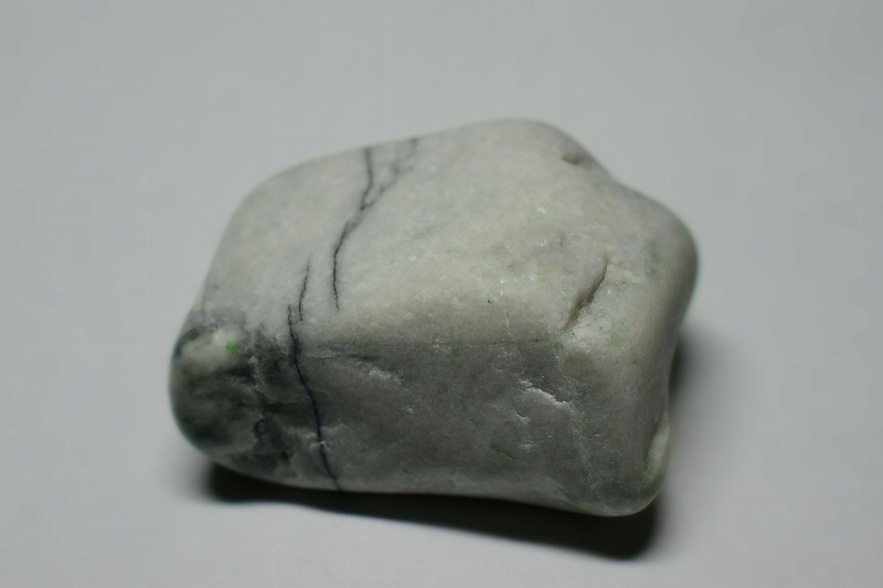 糸魚川産　翡翠原石