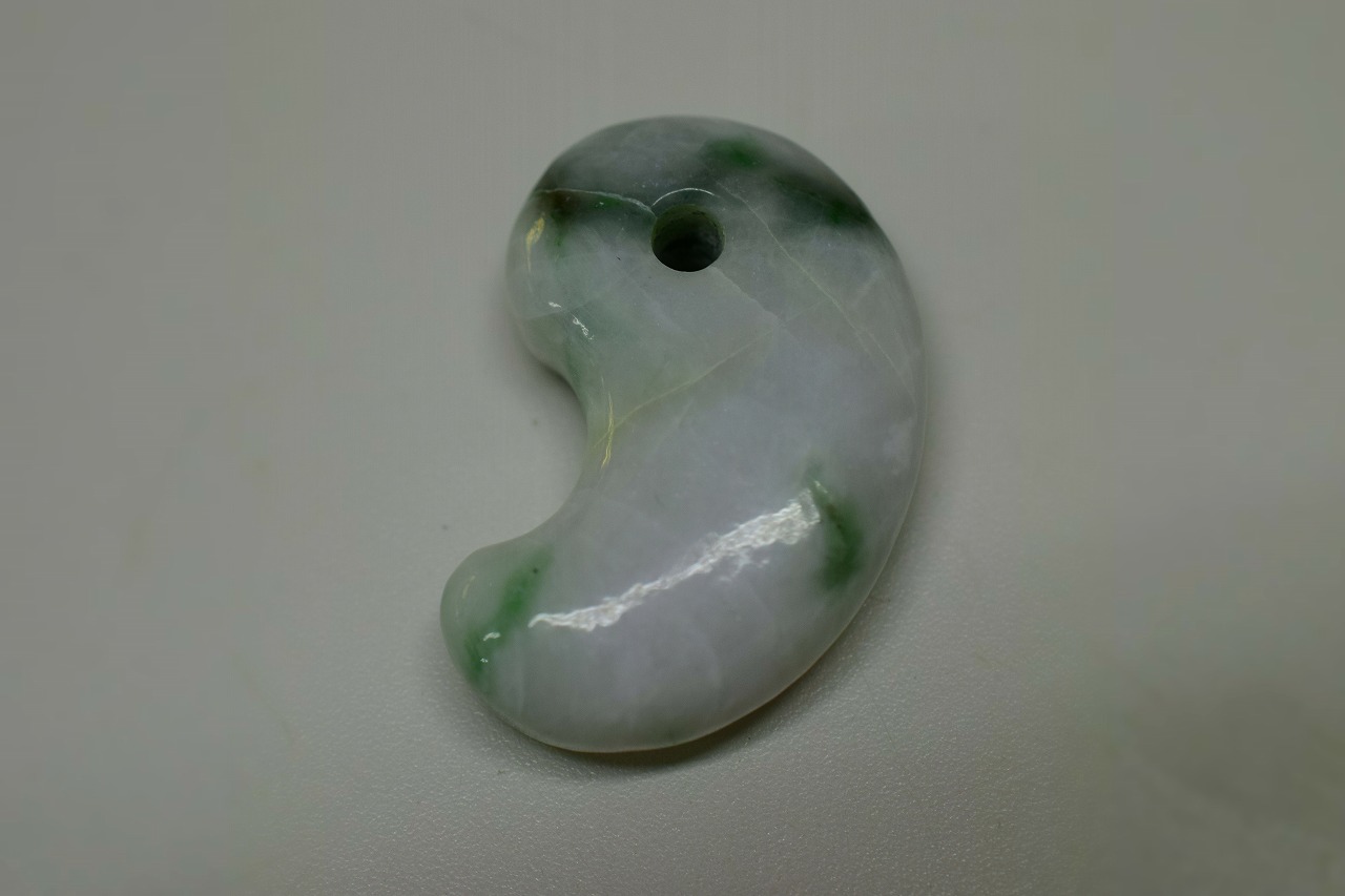 糸魚川産　勾玉 34mm