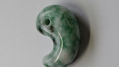 糸魚川産　勾玉 41mm