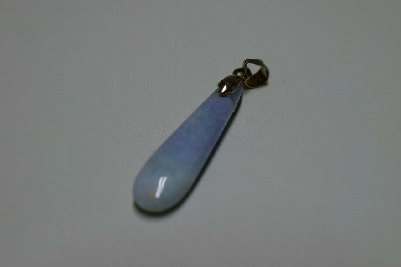 糸魚川産　翡翠　ペンダントトップ