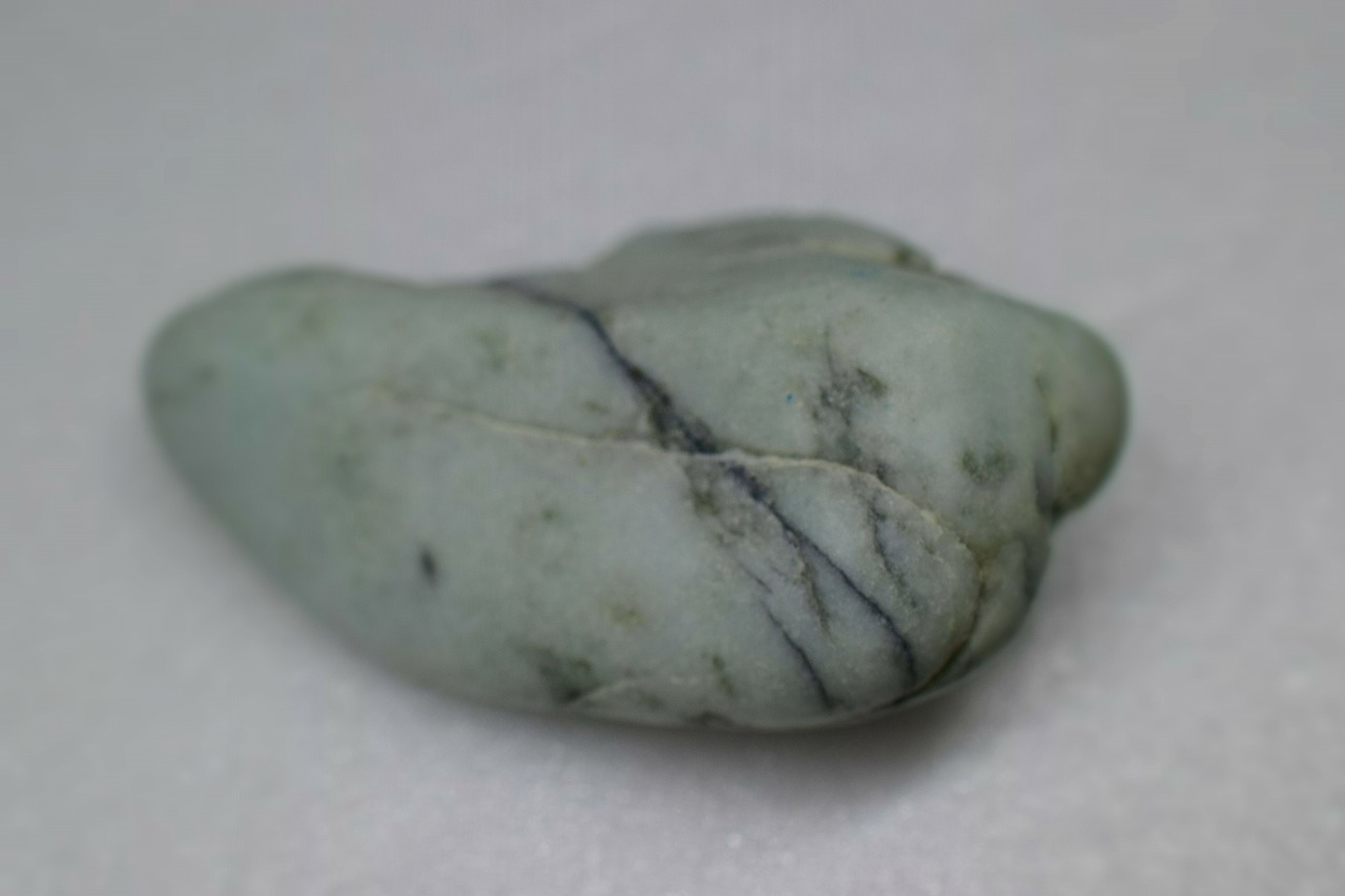 糸魚川産　翡翠原石　