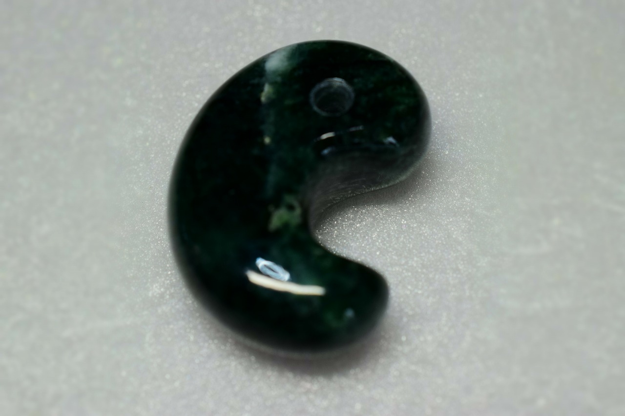 糸魚川産　勾玉  34mm