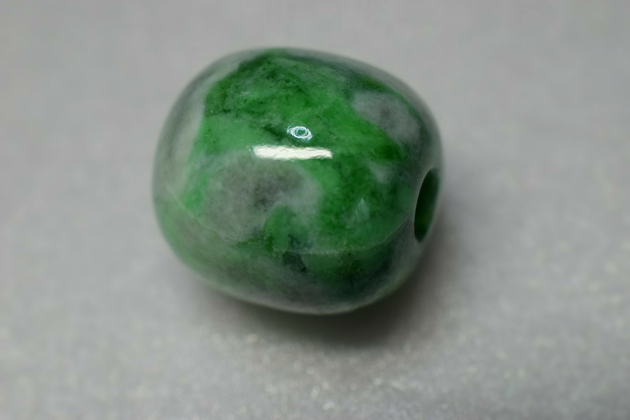 糸魚川産　管玉