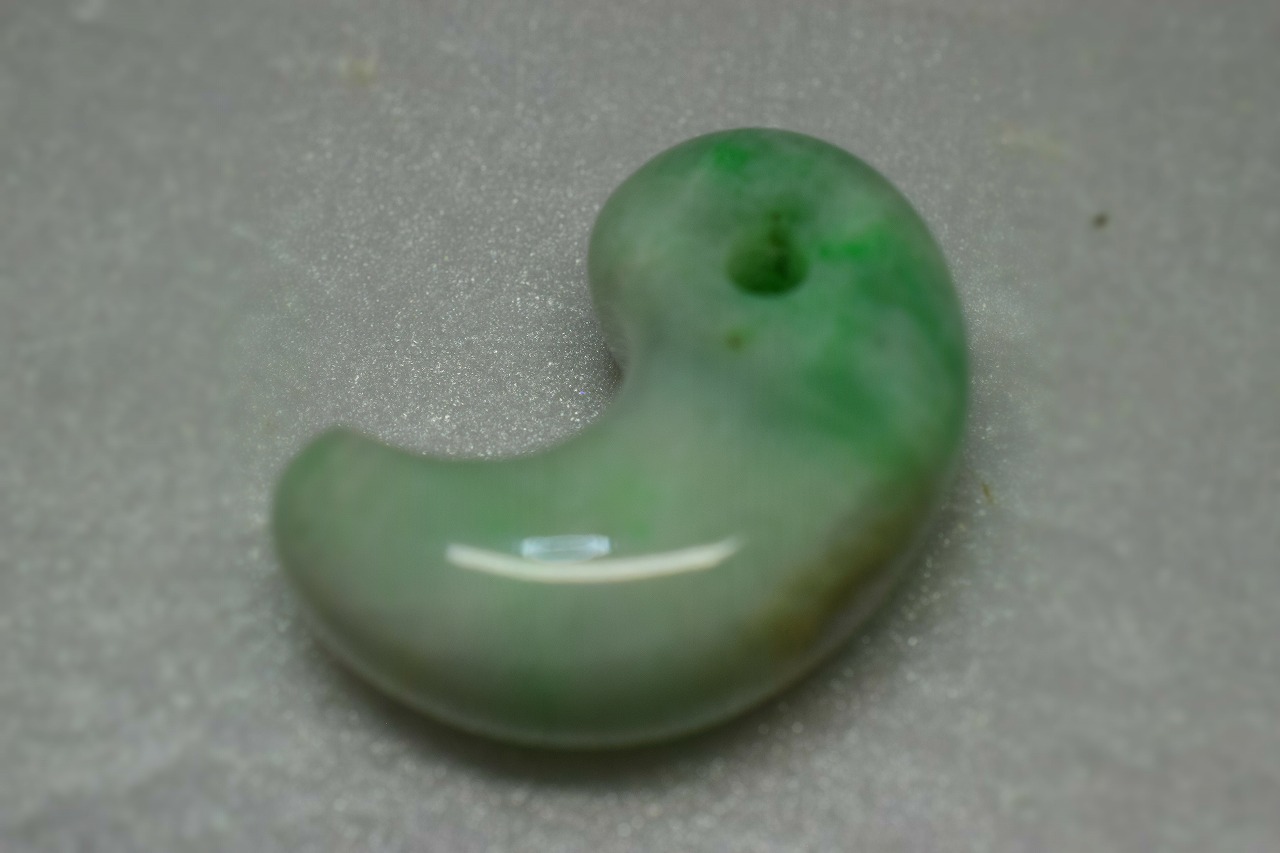 糸魚川産　勾玉　33mm