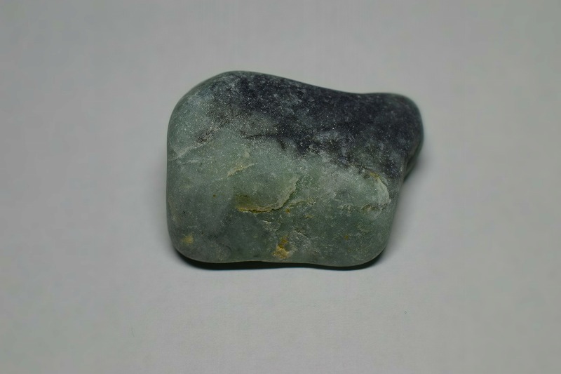 糸魚川産　翡翠原石