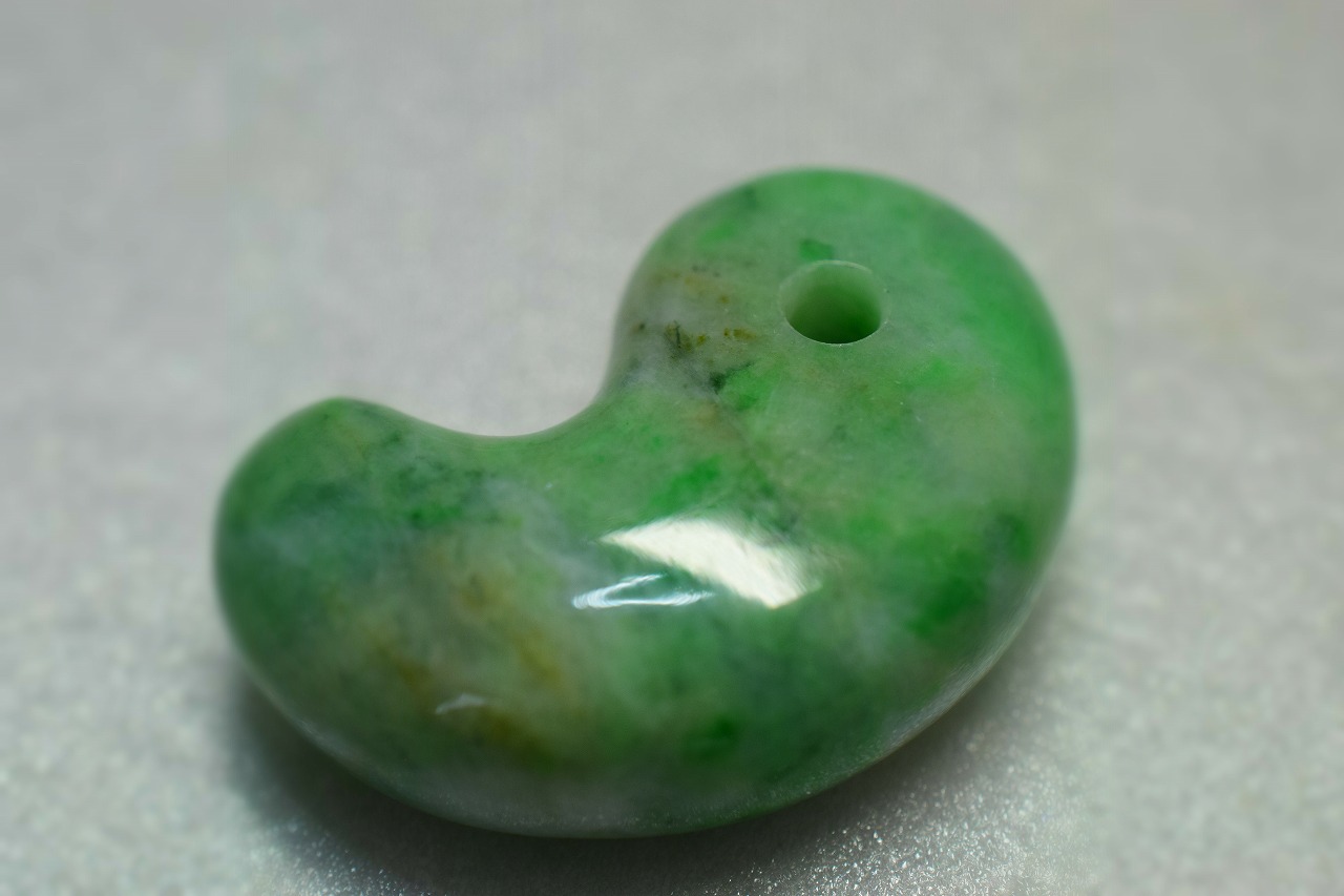 糸魚川産　勾玉 31mm