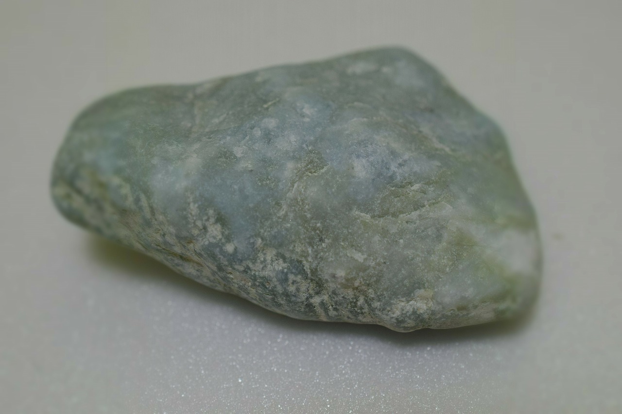 糸魚川産　翡翠原石