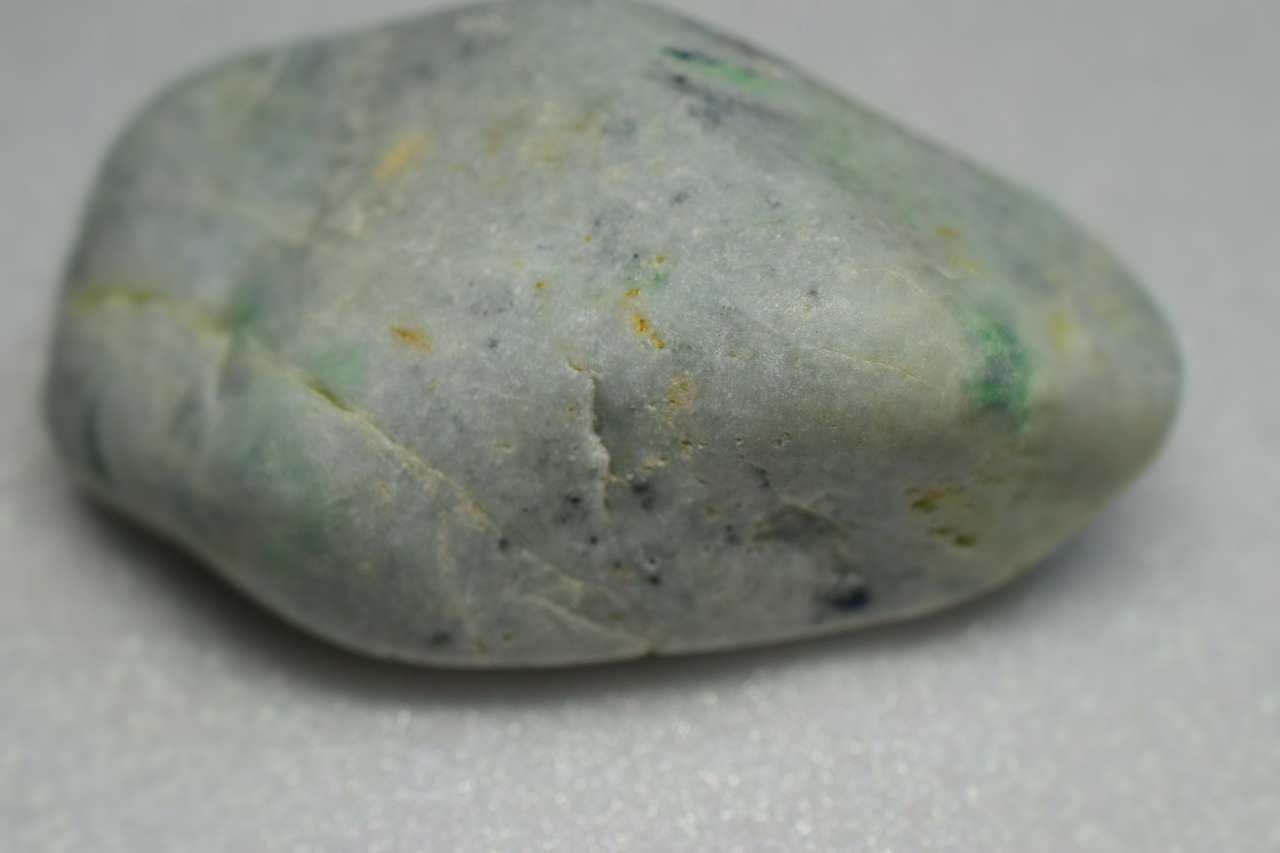 糸魚川産　翡翠原石