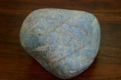 糸魚川産　青翡翠　　海石