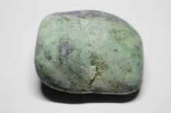 糸魚川産　翡翠原石