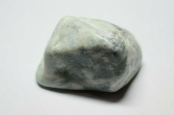 糸魚川産　翡翠原石