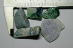 糸魚川産　翡翠原石