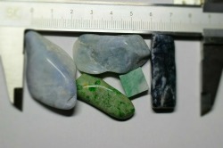 糸魚川産　翡翠原石