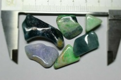 糸魚川産　翡翠原石