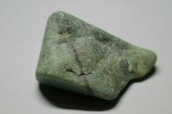 糸魚川産　翡翠原石