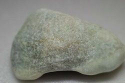 糸魚川産　翡翠　原石