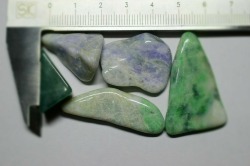 糸魚川産　翡翠原石