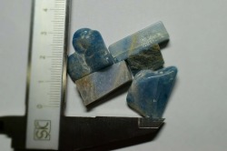 糸魚川産　翡翠原石