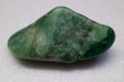 糸魚川産　翡翠　原石