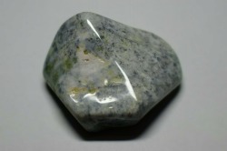 糸魚川産　翡翠原石