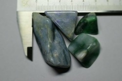 糸魚川産　翡翠原石