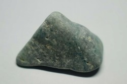 糸魚川産　翡翠原石