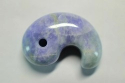 糸魚川産　勾玉　32mm