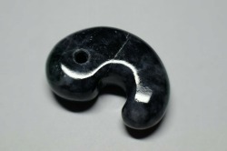 糸魚川産翡翠　勾玉　34mm