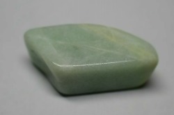 糸魚川産　翡翠原石