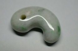 糸魚川産翡翠　勾玉　29mm
