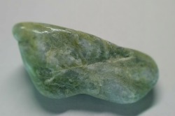 糸魚川産　翡翠原石