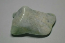 糸魚川産　翡翠原石