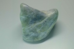 糸魚川産　翡翠原石