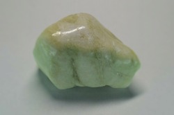 糸魚川産　翡翠原石