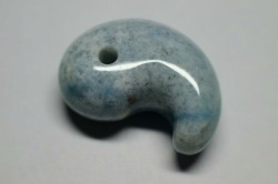 糸魚川産翡翠　勾玉　30mm