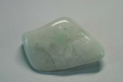 糸魚川産　翡翠原石