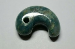糸魚川産翡翠　勾玉　36mm