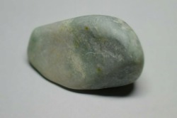 糸魚川産　翡翠原石