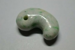 糸魚川産翡翠　勾玉　39mm