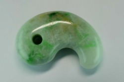 糸魚川産翡翠　勾玉　31mm