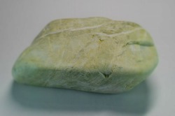 糸魚川産　翡翠原石