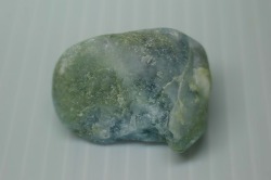 糸魚川産　翡翠原石