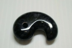 糸魚川産翡翠　勾玉　32mm