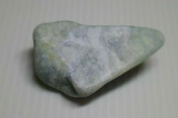 糸魚川産　翡翠原石