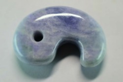 糸魚川産翡翠　勾玉　33mm