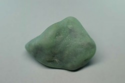 糸魚川産　翡翠原石