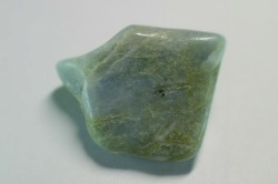 糸魚川産　翡翠原石