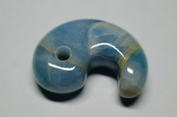 糸魚川産翡翠　勾玉　32mm