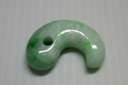 糸魚川産翡翠　勾玉　33mm